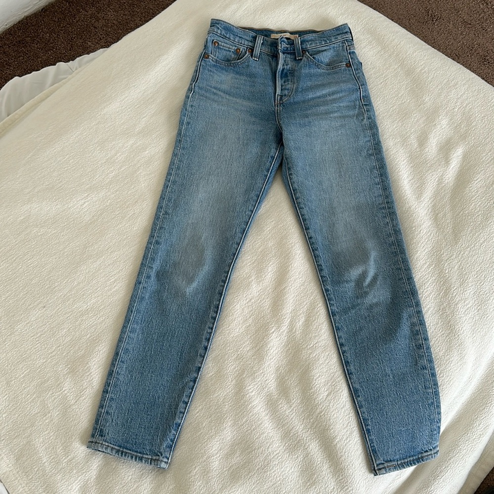 Levi’s Premium Wedgie Icon Jeans, Size 23